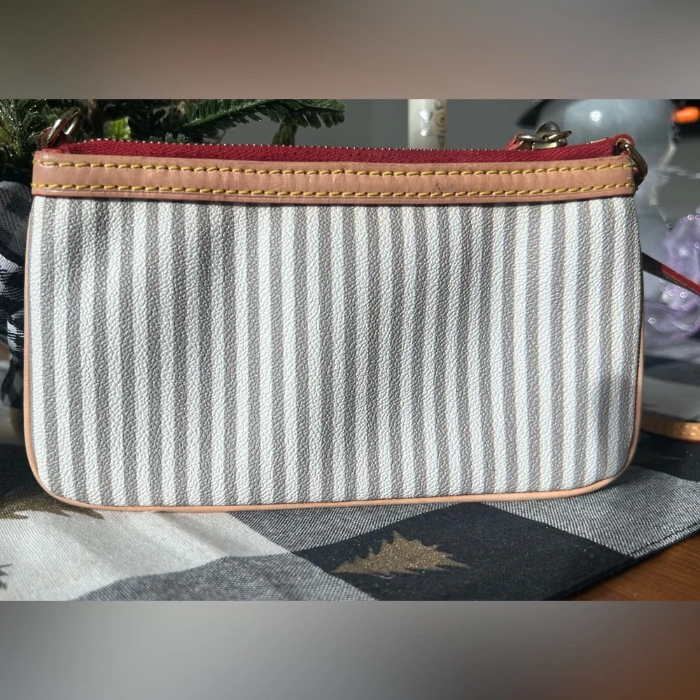Dooney & Bourke 🦆 Taupe & White Striped Wristlet - Picture 2 of 6